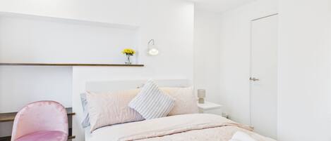 4 habitaciones, tabla de planchar con plancha y wifi gratis