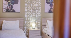 Desk, iron/ironing board, travel cot, free WiFi - Lovely, fully equipped 2BR APT in central MSIDA (Msida)