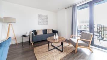 Apartment, Balcony | Living area | 37-inch TV with cable channels, Netflix, streaming services