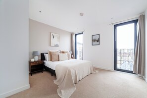 Apartment, Balcony | Iron/ironing board, cots/infant beds, free WiFi, bed sheets - Nice Apartment in Woolwich (London)