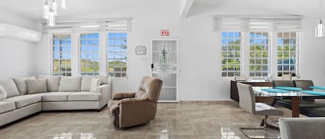 Smart TV, offices