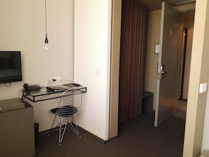 Basic Single Room, City View | Free WiFi