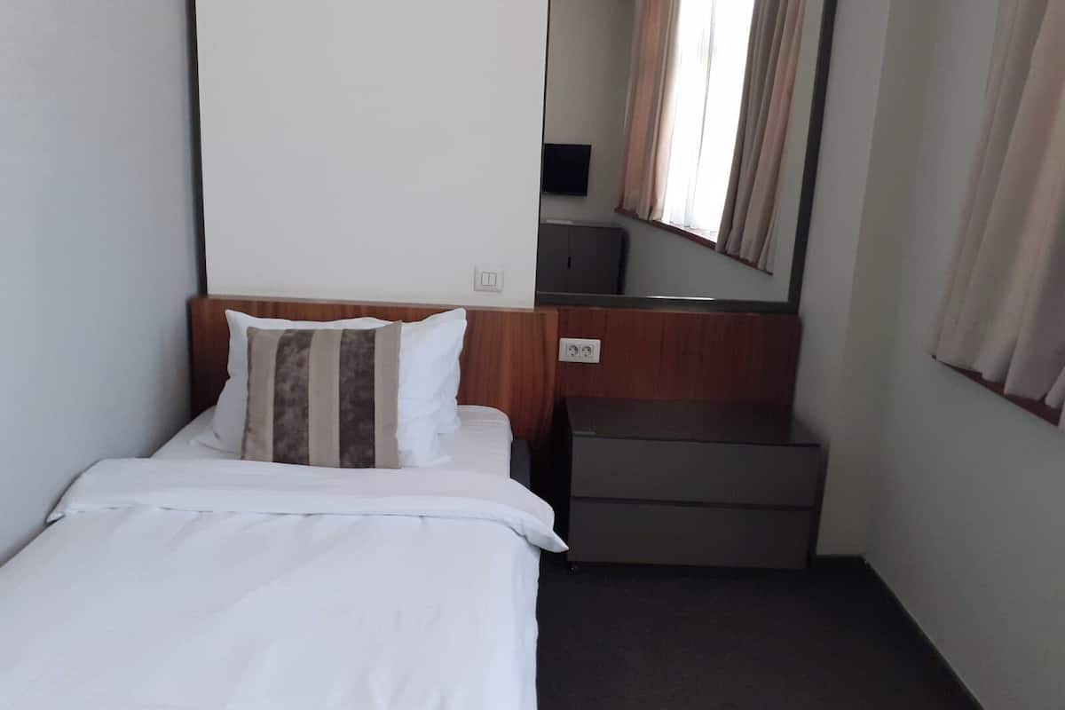 Basic Single Room, City View | Free WiFi