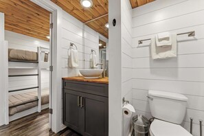 淋浴設備、提供毛巾