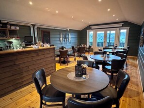 Desayuno buffet diario (NOK 140 por persona)