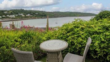 Khu ẩm thực ngoài trời