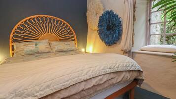 2 dormitoris, decoració individual i mobiliari individual