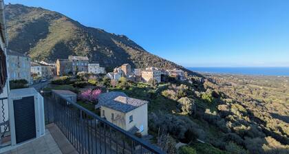 Corsica, 120 m2 apartment in a peaceful village between sea and mountains