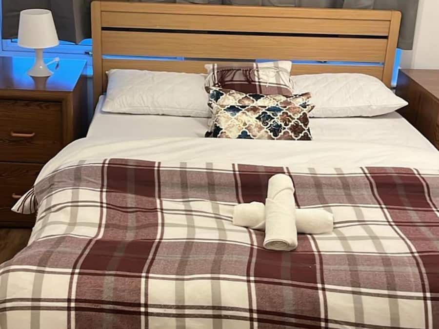 3 makuuhuonetta, ilmainen Wi-Fi, vuodevaatteet