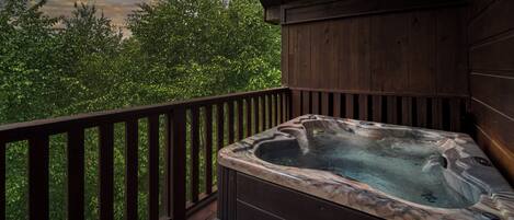 Tina de hidromasaje al aire libre