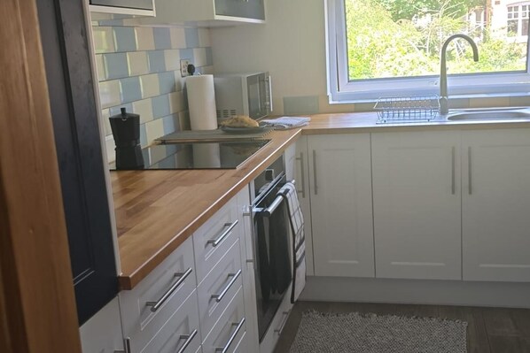 Private kitchen - City Centre Leicester Apartment - 2 Bedrooms (Leicester)