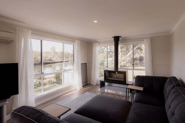 Smart TV, fireplace, offices