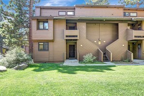 Exterior - Wildflower 11- Pet Friendly, Close to Town (Mammoth Lakes)