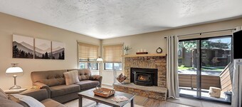 Wildflower 11- Pet Friendly, Close to Town