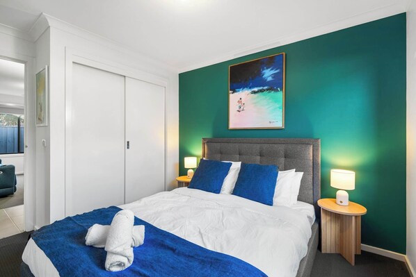 4 chambres, fer et planche à repasser, Wi-Fi, draps fournis