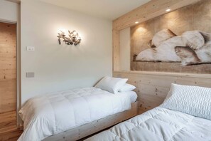 4 chambres, bureau, Wi-Fi, draps fournis