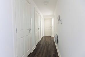 Hallway - West Hull 2 bed apartment with Parking (Hull)