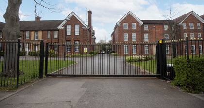 West Hull 2 bed apartment with Parking