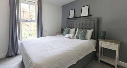 West Hull 2 bed apartment with Parking