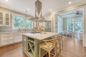 Fridge, microwave, oven, stovetop - Exquisite Vanderhorst home with pool (Kiawah Island)