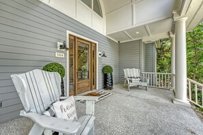 Terrace/patio - Picturesque Osprey Point views, private pool (Kiawah Island)