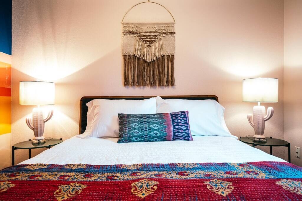 3 habitaciones, tabla de planchar con plancha, cuna de viaje y wifi 