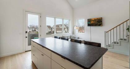 The Bakewell Backhouse- Downtown Bentonville