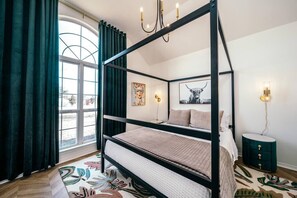 3 chambres, fer et planche à repasser, Wi-Fi, draps fournis