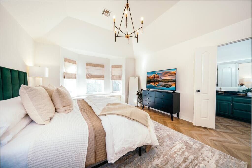 3 bedrooms, iron/ironing board, travel crib, WiFi