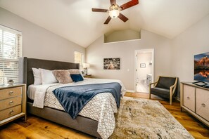 4 bedrooms, desk, iron/ironing board, WiFi