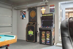 Games room - The Coves on Beaver Lake (Rogers)