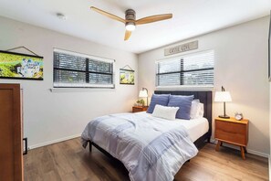 3 habitaciones, cuna de viaje, wifi y ropa de cama 