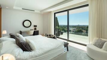 5 bedrooms, free WiFi, bed sheets