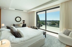 5 bedrooms, free WiFi, bed sheets