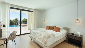 Unclassified image, 3 of 25, button - Luxury Marbella Villa With 5 Bedrooms (Marbella)