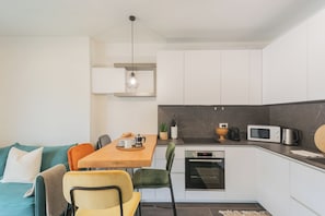 Apartment (1 Bedroom) | Private kitchen | Microwave, oven, stovetop, dishwasher - Princess Sofia's Lake Retreat by Rent all Como (Como)