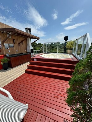 Bain à remous extérieur