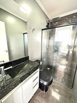 Apartment | Bathroom