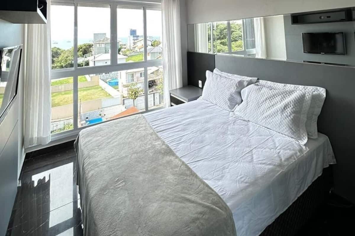 Apartment | Free WiFi, bed sheets
