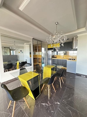 Apartment | Dining