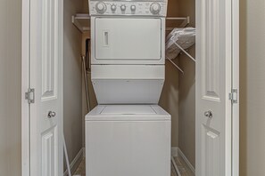 Interior - Chic 2BD with Balcony, Pool, Hot Tub & Marina Views! (Horseshoe Bay)