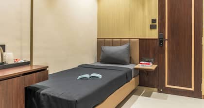 The Hosteller Mumbai, International Airport