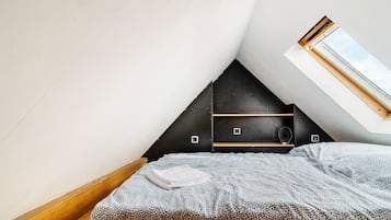 2 bedrooms, WiFi, bed sheets