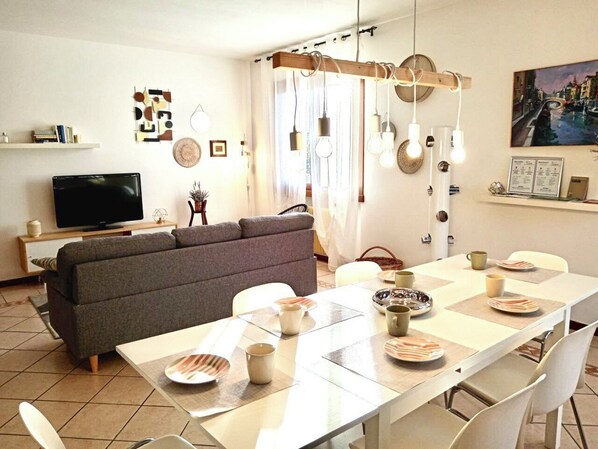 Dining - Cozy and comfortable facility in Prosecco Valley (Covolo)