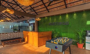 Lobby sitting area - The Hosteller Fort Kochi, Ocean Edge (Kochi)