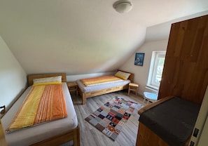 2 makuuhuonetta, silitysrauta/-lauta, Wi-Fi