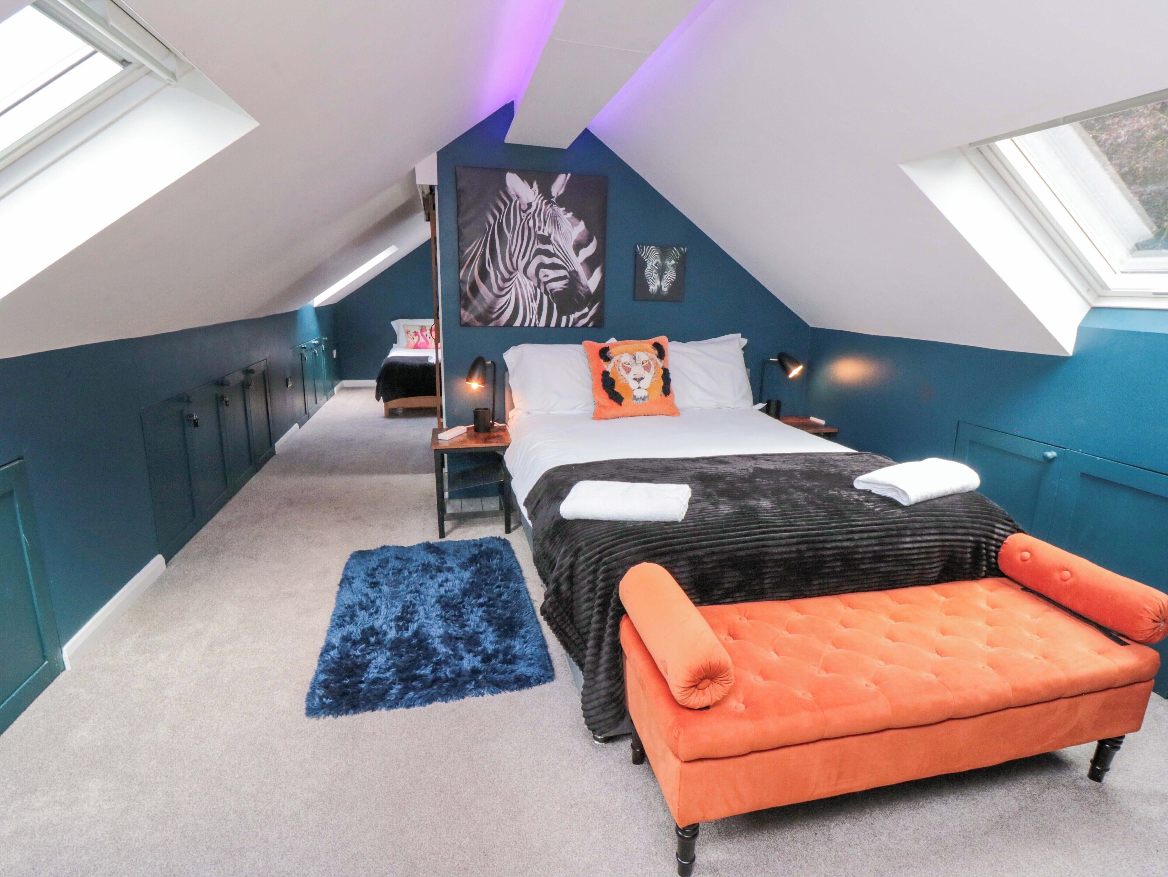 4 bedrooms, individually decorated, individually furnished, free WiFi