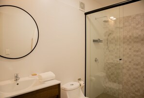 House | 2 bedrooms, Internet - w Well-located 2BR in Miraflores (Lima)