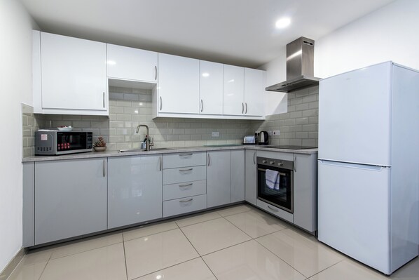 Apartment | Private kitchen | Toaster, freezer