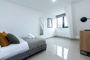 Leilighet, 3 soverom | Strykejern/-brett og wi-fi (inkludert)